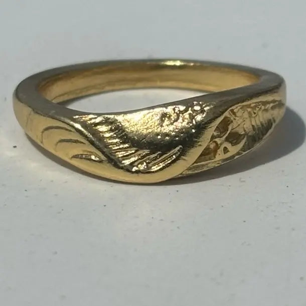 Wet Dreams 18K Gold Surf Ring