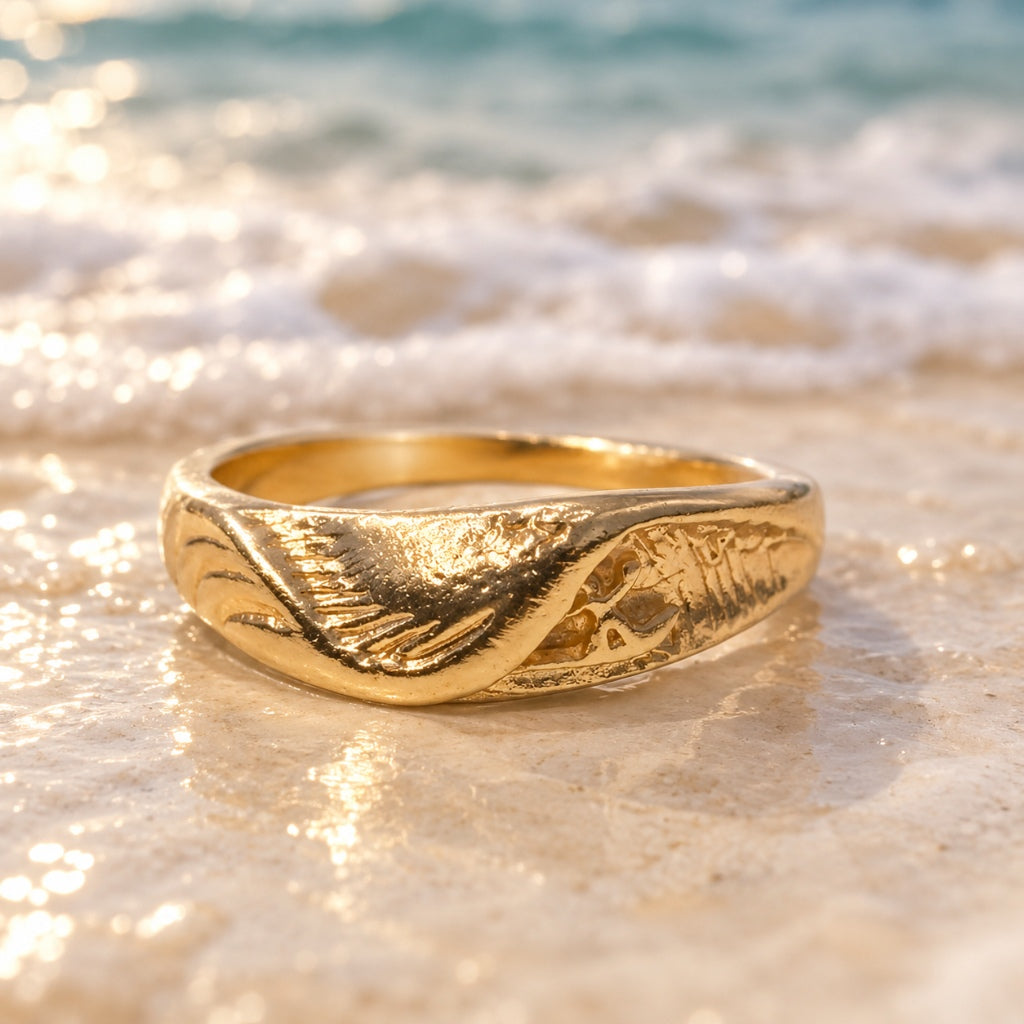 Wet Dreams 18K Gold Surf Ring
